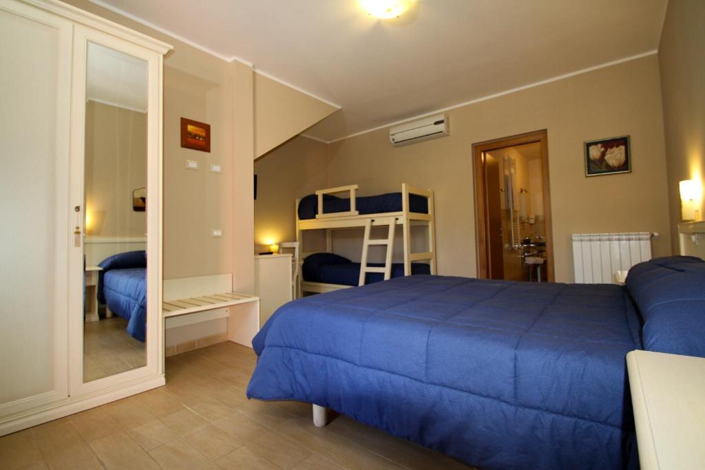 La Chioccia Hotel Valmontone Szoba fotó